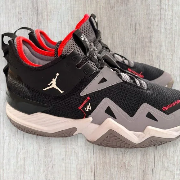 Nike Air Jordan Why Not Zer0.5 Basketball Shoes Mens 11 Black Grey Red CJ0780-00 - Picture 2 of 13